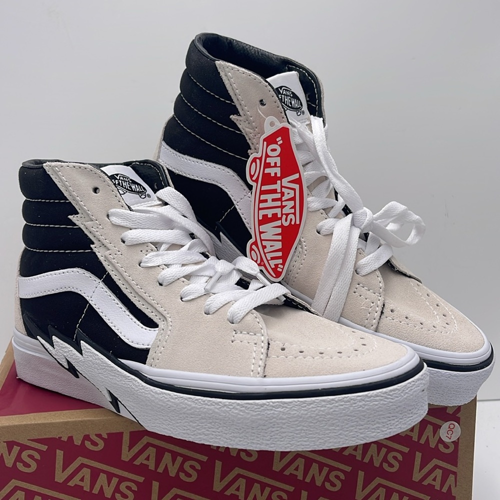 Vans WMNS High-Top Sneakers in Black White Sk8-Hi Bolt
Antique White/Black - Picture 4 of 16